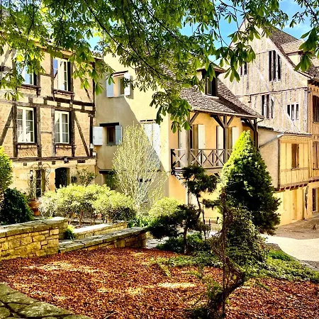 Le Logis Plantagenet Bed & Breakfast