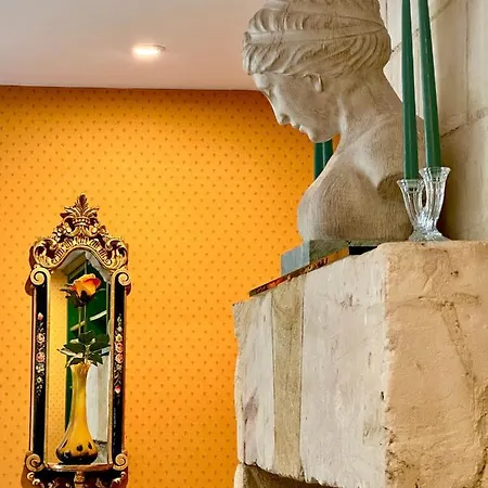 Le Logis Plantagenet Bed & Breakfast