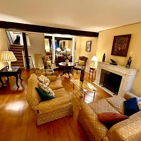 Le Logis Plantagenet Bed & Breakfast *