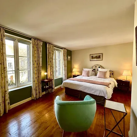 Le Logis Plantagenet 3* Μπερζεράκ
