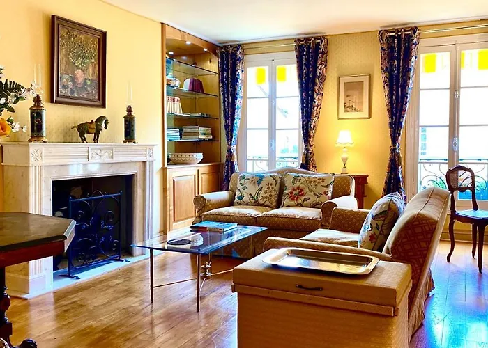 Le Logis Plantagenêt Couette-café 3*